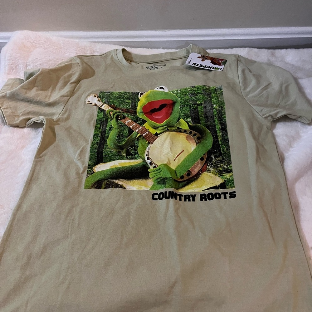 NWT Disney Muppets size Medium t-shirt Kermit the frog with a banjo